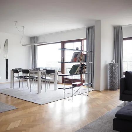 Lanzo Apartman *